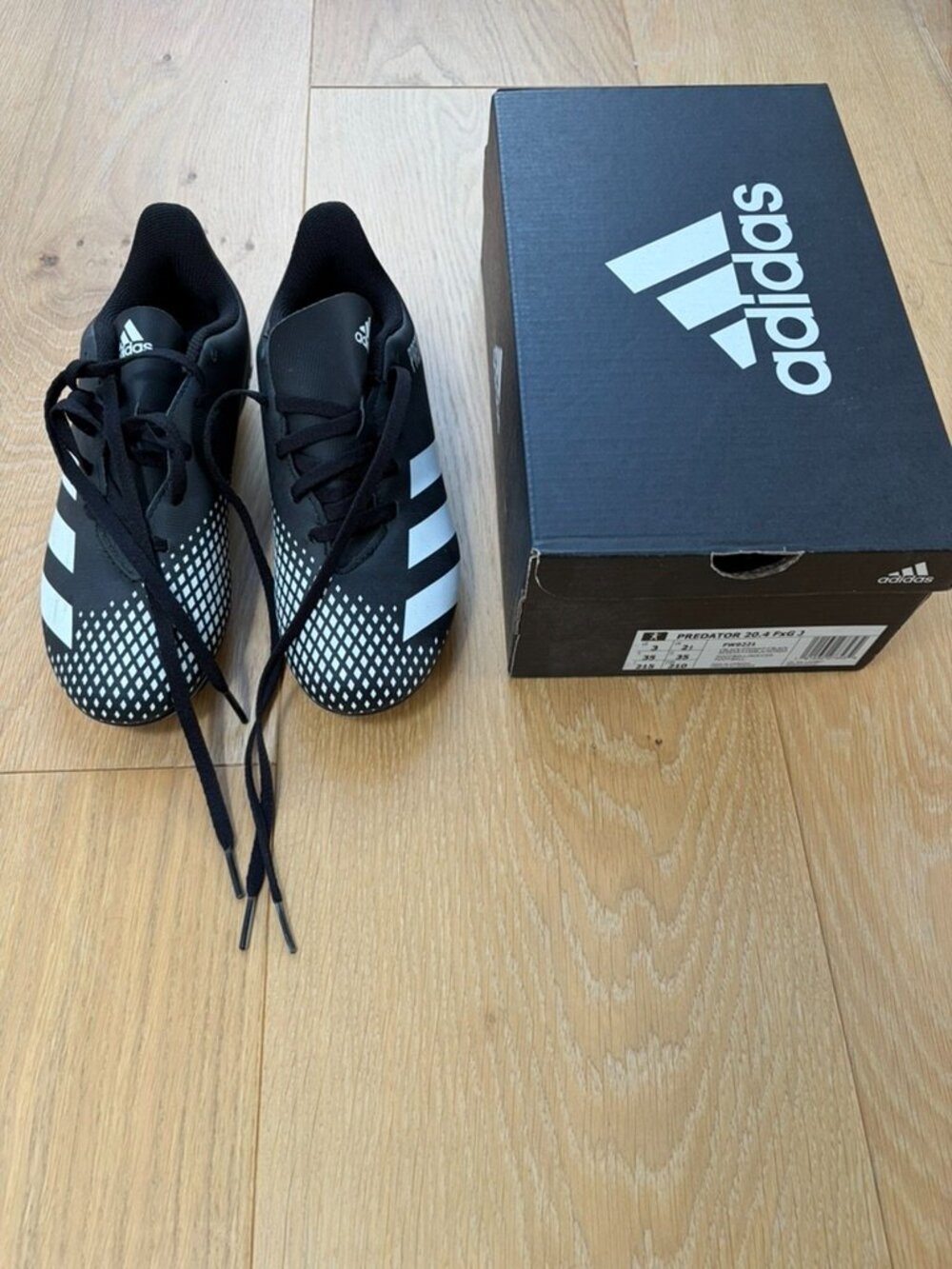 Adidas Cleats - Size: Kids/Youth US3 - NWOT